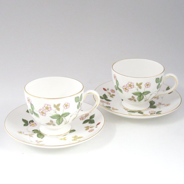 ウェッジウッド　ワイルドストロベリー　ティーカップ&ソーサー（珈琲紅茶兼用） ペアセット   の写真