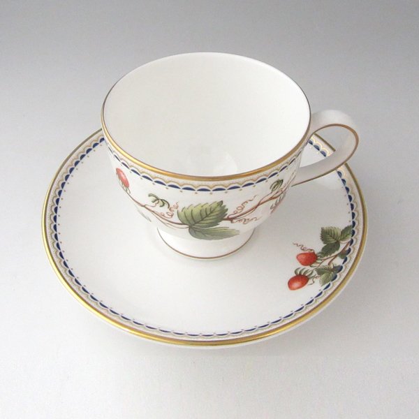 ウェッジウッド　ワイルド ストロベリー　アーカイブ　ティーカップ&ソーサー（珈琲紅茶兼用）のサムネイル