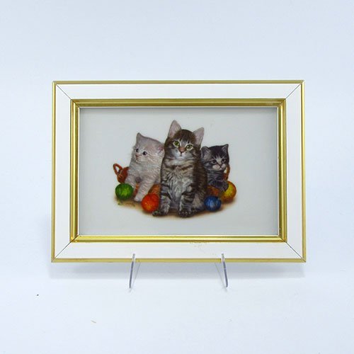 リンドナー　ウォールピクチャー　子猫(三匹)と毛糸玉の写真