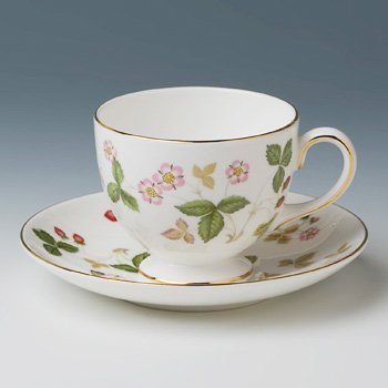 ウェッジウッド　ワイルドストロベリー　ティーカップ&ソーサー（珈琲紅茶兼用）   の写真
