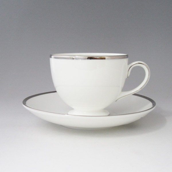 ウェッジウッド　スターリング　ティーカップ&ソーサー(珈琲紅茶兼用) の写真