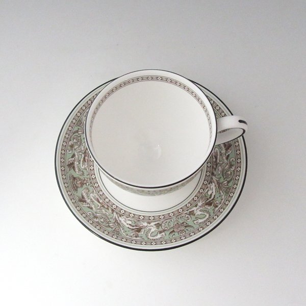 ウェッジウッド　フロレンティーンセージグリーン　ティーカップ&ソーサー（珈琲紅茶兼用）のサムネイル