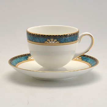 ウェッジウッド　カーゾン　ティーカップ&ソーサー(珈琲紅茶兼用) の写真