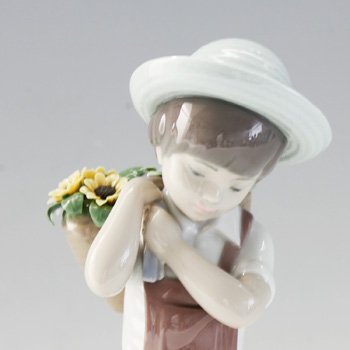 リヤドロ　08675　花かごの少年（スペシャルバージョン） のサムネイル