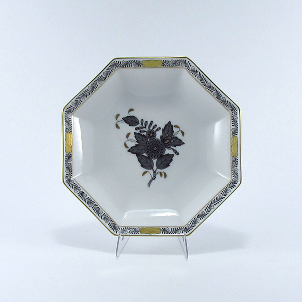 ヘレンド　アポニーブラック　小皿(オクタゴナル)13.5cm　ANG-4304-1-00の写真